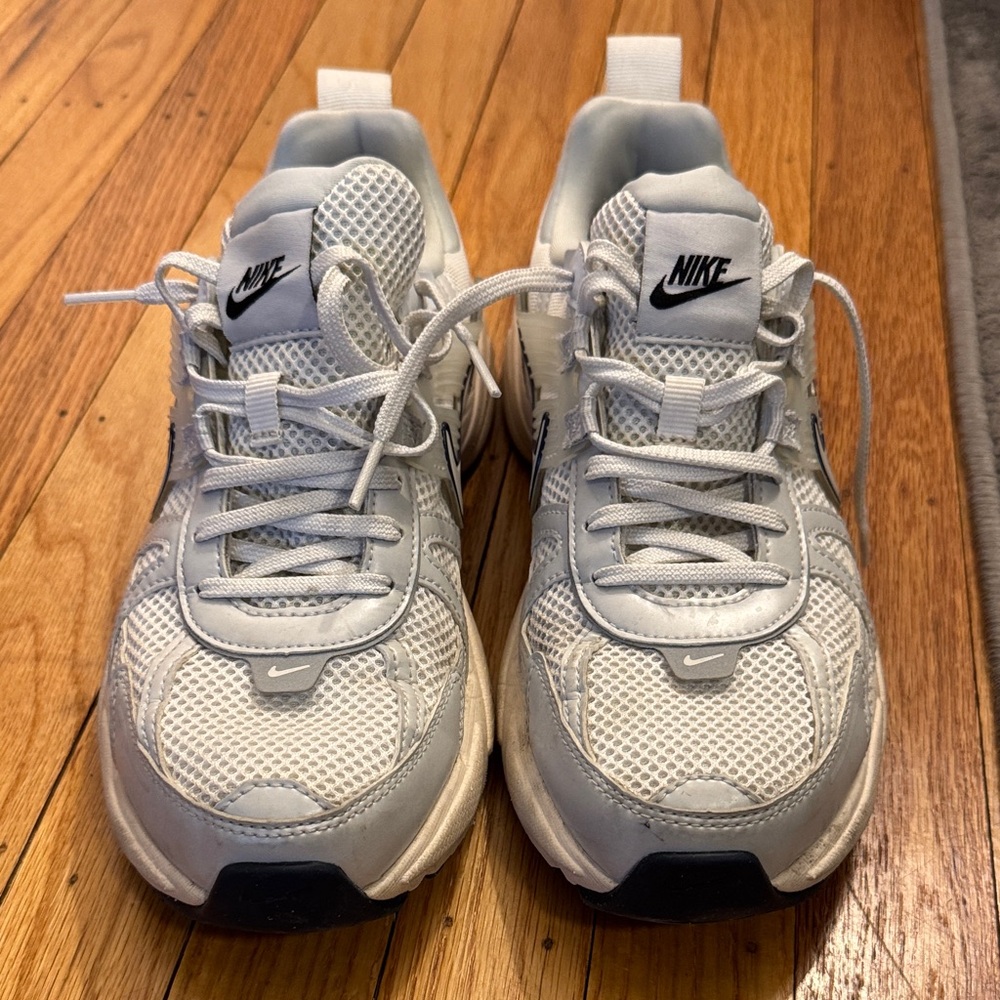 Nike V2K Run Women’s Sneaker